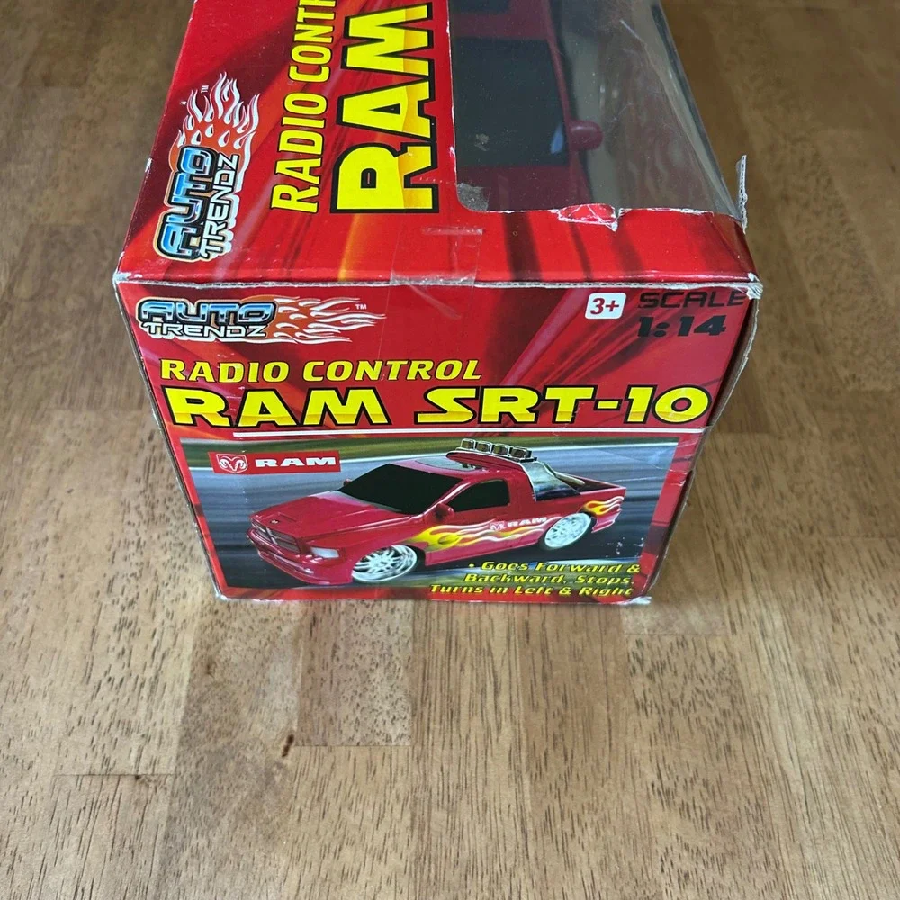 Auto Trendz Radio Control Ram SRT-10 1:14 Scale RC Truck 27MHz New in Box 2010